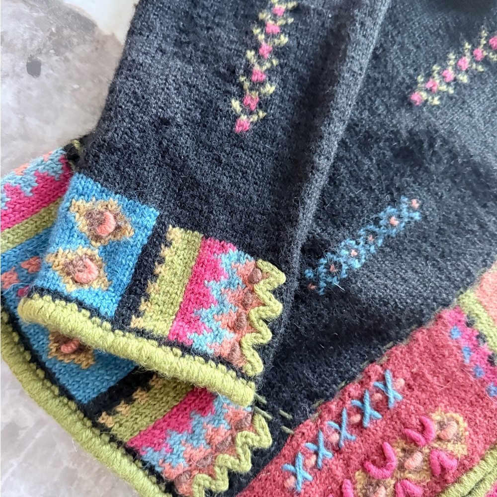 Colorful Patterned Women's Cardigan - Picture 4 of 7